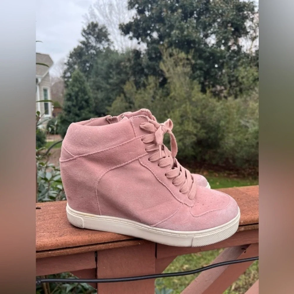 Steve Madden Women's Size 8.5 Shoes Pink Lace Up Suede Hidden Wedge Boots